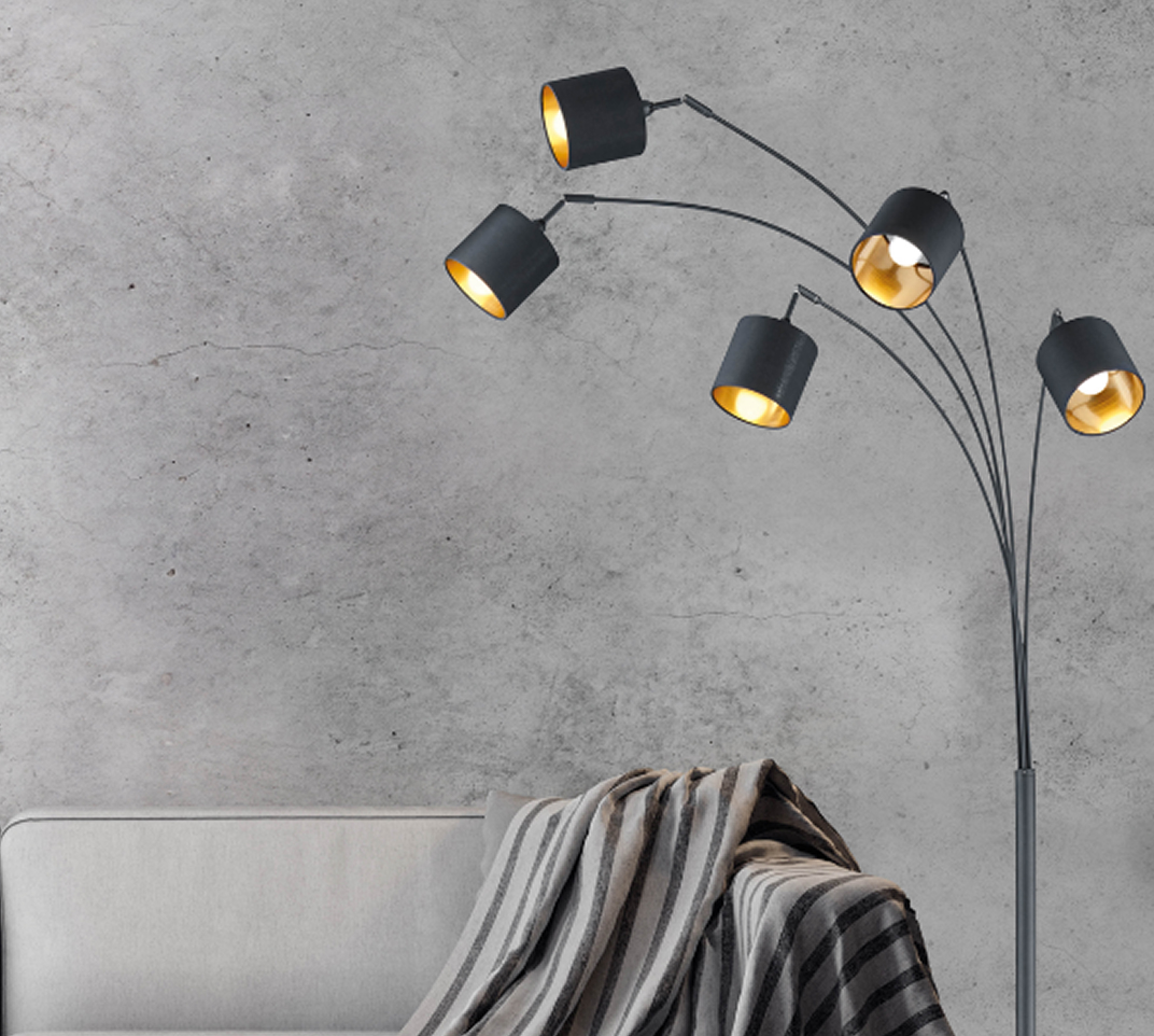 Lampadaire dans un salon